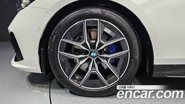 BMW 5 Series 2025 — Şəkil 25/30