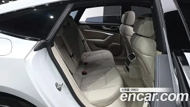 Audi A7 2023 — Şəkil 27/38