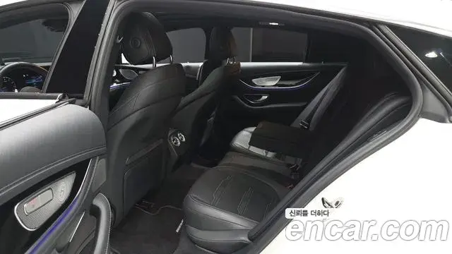 Mercedes-Benz AMG GT 2021 — Фото 10/20