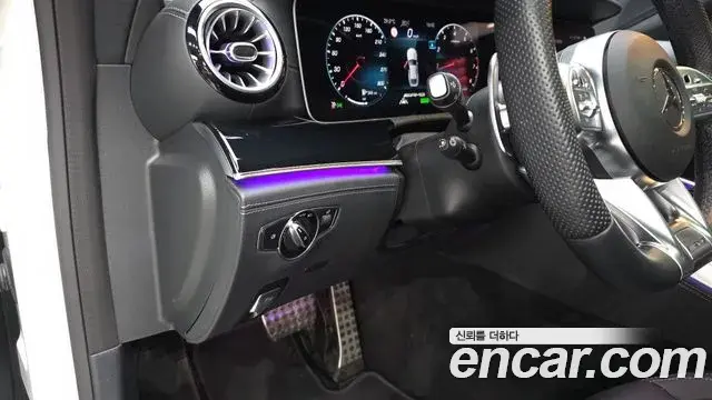 Mercedes-Benz AMG GT 2021 — Фото 12/20