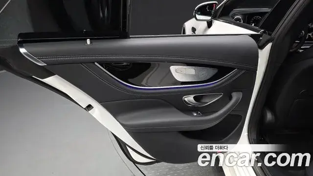 Mercedes-Benz AMG GT 2021 — Şəkil 29/33