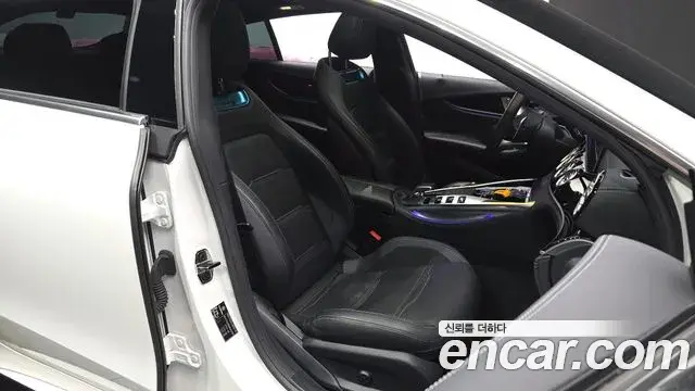 Mercedes-Benz AMG GT 2021 — Şəkil 21/33