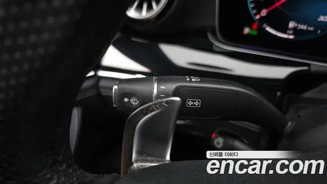 Mercedes-Benz AMG GT 2021 — Şəkil 19/33