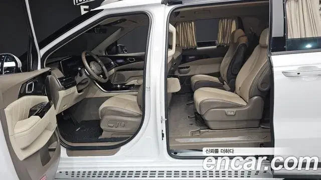 Kia Carnival 2021 — Фото 11/20