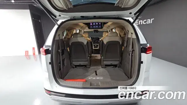 Kia Carnival 2021 — Şəkil 20/32