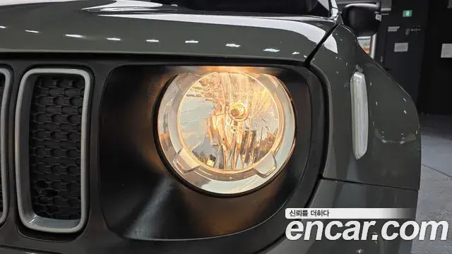 Jeep Renegade 2022 — Şəkil 13/32