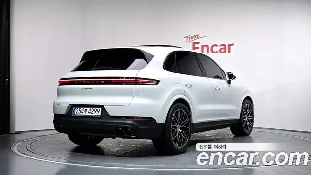 Porsche Cayenne 2024 — Photo 27/34