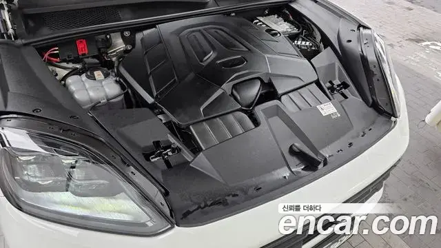 Porsche Cayenne 2024 — Photo 1/34