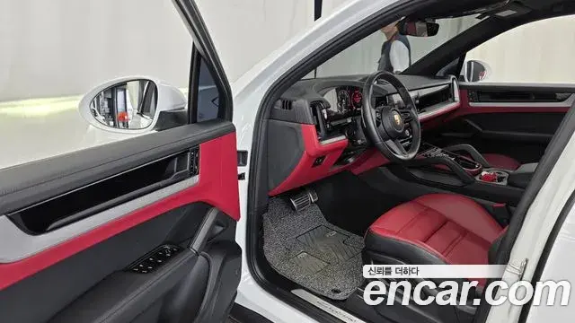 Porsche Cayenne 2024 — Photo 28/34
