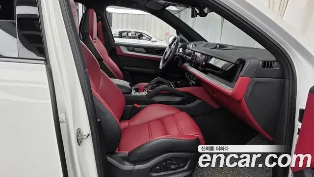 Porsche Cayenne 2024 — Photo 16/34