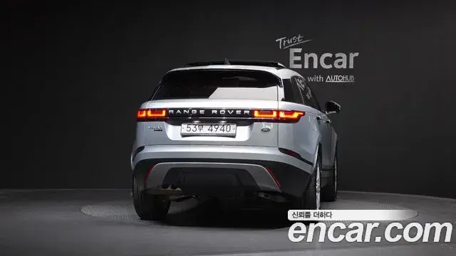 Land Rover Range Rover Velar 2018 — Şəkil 16/31