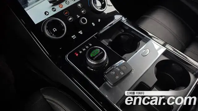 Land Rover Range Rover Velar 2018 — Şəkil 26/31