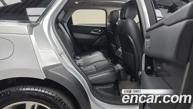Land Rover Range Rover Velar 2018 — Şəkil 22/31
