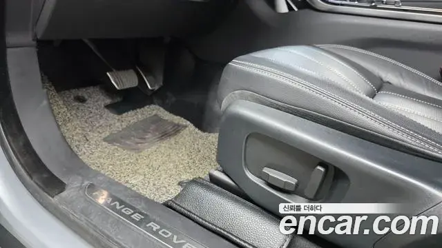 Land Rover Range Rover Velar 2018 — Şəkil 19/31
