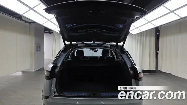 Land Rover Range Rover Velar 2018 — Şəkil 4/31