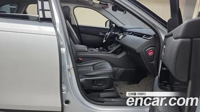 Land Rover Range Rover Velar 2018 — Şəkil 27/31