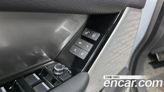 Land Rover Range Rover Velar 2018 — Şəkil 20/31