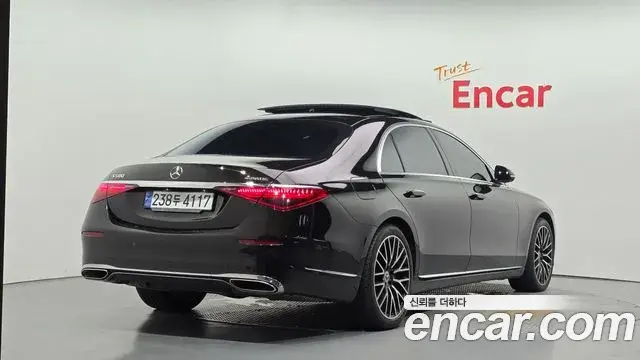 Mercedes-Benz S-Class 2022 — Photo 2/20
