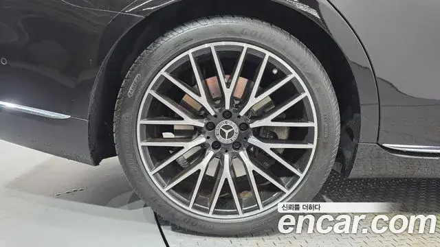 Mercedes-Benz S-Class 2022 — Photo 5/20
