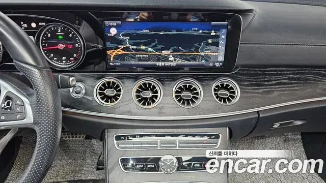 Mercedes-Benz E-Class 2018 — Фото 12/20