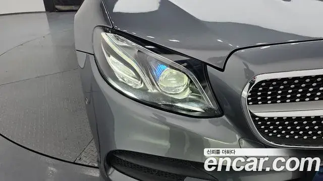 Mercedes-Benz E-Class 2018 — Şəkil 6/30