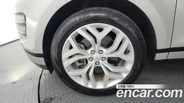 Land Rover Range Rover Evoque 2022 — Photo 13/34