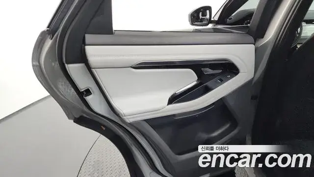 Land Rover Range Rover Evoque 2022 — Photo 17/34