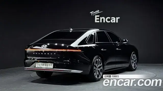 Hyundai Grandeur Hybrid 2023 — ფოტო 31/34