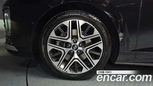Hyundai Grandeur Hybrid 2023 — ფოტო 18/34