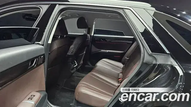 Hyundai Grandeur Hybrid 2023 — ფოტო 17/34