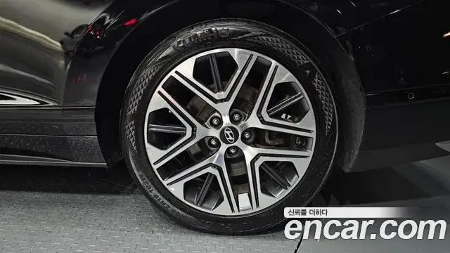 Hyundai Grandeur Hybrid 2023 — ფოტო 16/34