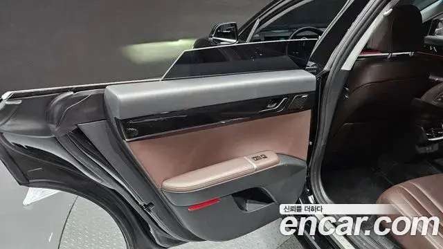 Hyundai Grandeur Hybrid 2023 — ფოტო 9/34