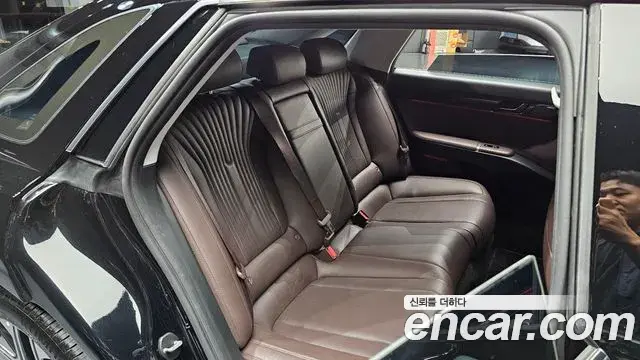 Hyundai Grandeur Hybrid 2023 — ფოტო 33/34