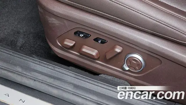 Hyundai Grandeur Hybrid 2023 — ფოტო 32/34