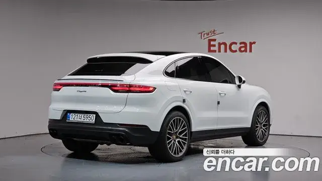 Porsche Cayenne 2022 — Фото 1/20