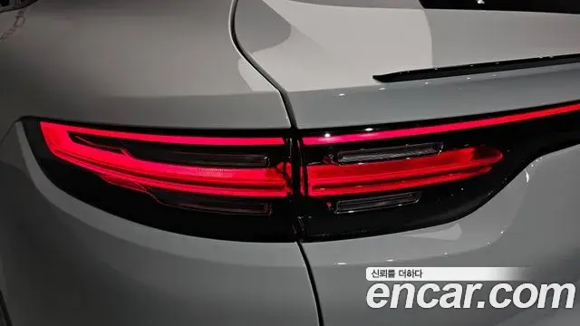 Porsche Cayenne 2022 — ფოტო 26/35