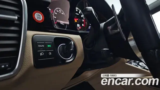 Porsche Cayenne 2022 — ფოტო 21/35
