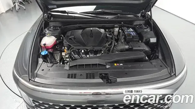 Hyundai Grandeur Hybrid 2023 — Photo 9/20
