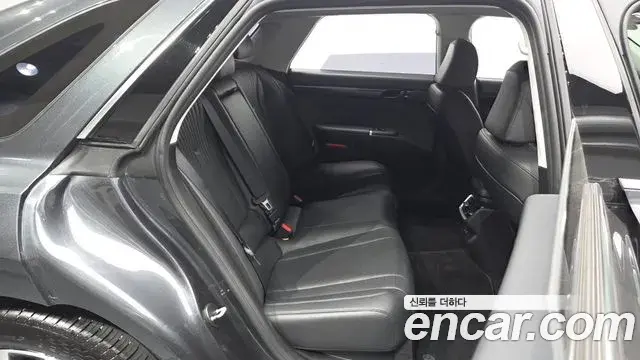 Hyundai Grandeur Hybrid 2023 — Photo 1/20