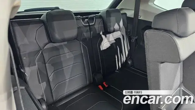 Volkswagen Tiguan Allspace 2023 — Şəkil 28/31
