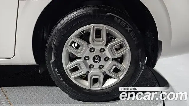Hyundai Staria 2024 — Şəkil 15/33