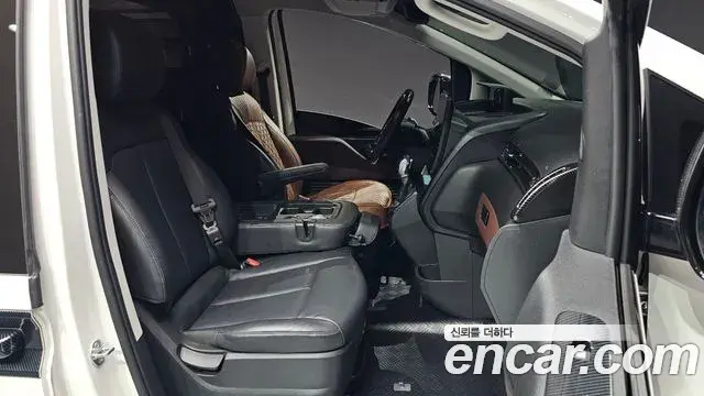 Hyundai Staria 2024 — Şəkil 18/33