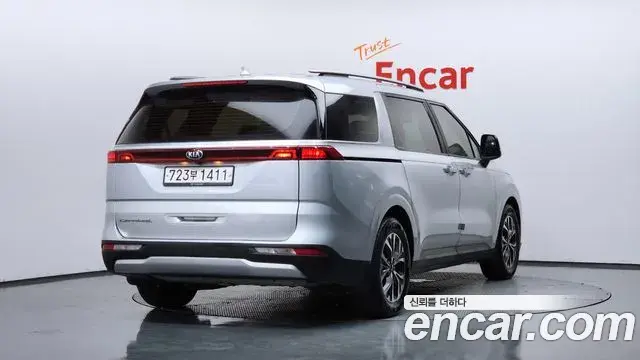Kia Carnival 2021 — Photo 6/35