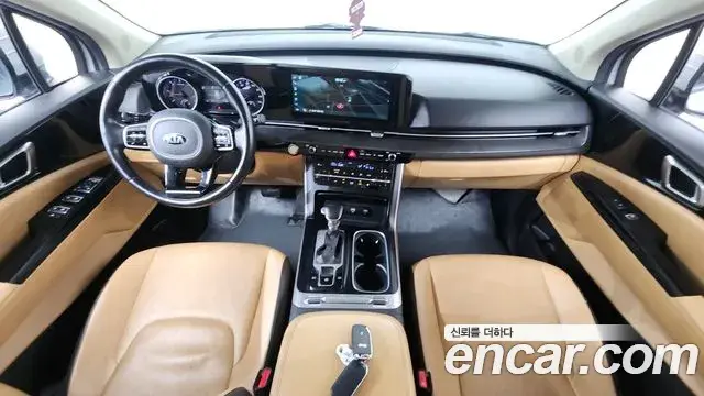 Kia Carnival 2021 — Photo 10/35