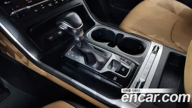 Kia Carnival 2021 — Photo 15/35