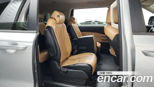 Kia Carnival 2021 — Photo 26/35
