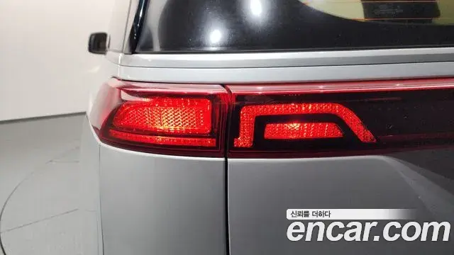 Kia Carnival 2021 — Photo 12/35