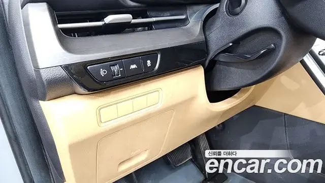 Kia Carnival 2021 — Photo 33/35