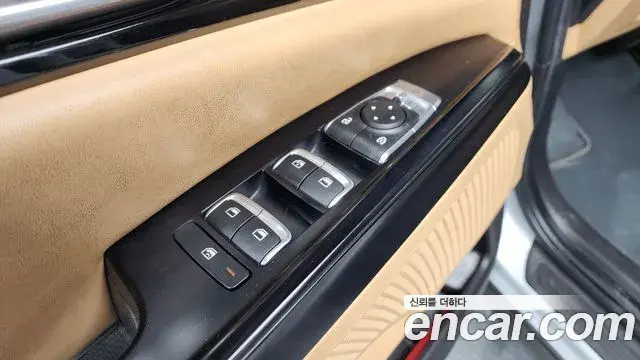 Kia Carnival 2021 — Photo 17/35
