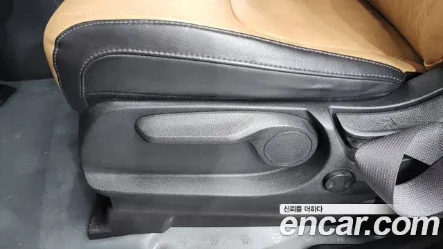 Kia Carnival 2021 — Photo 31/35